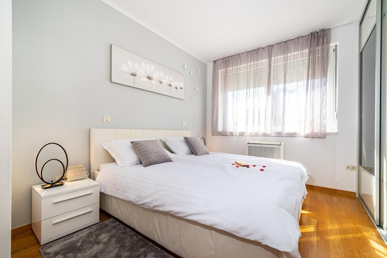 Apartment Keka Zara Esterno foto